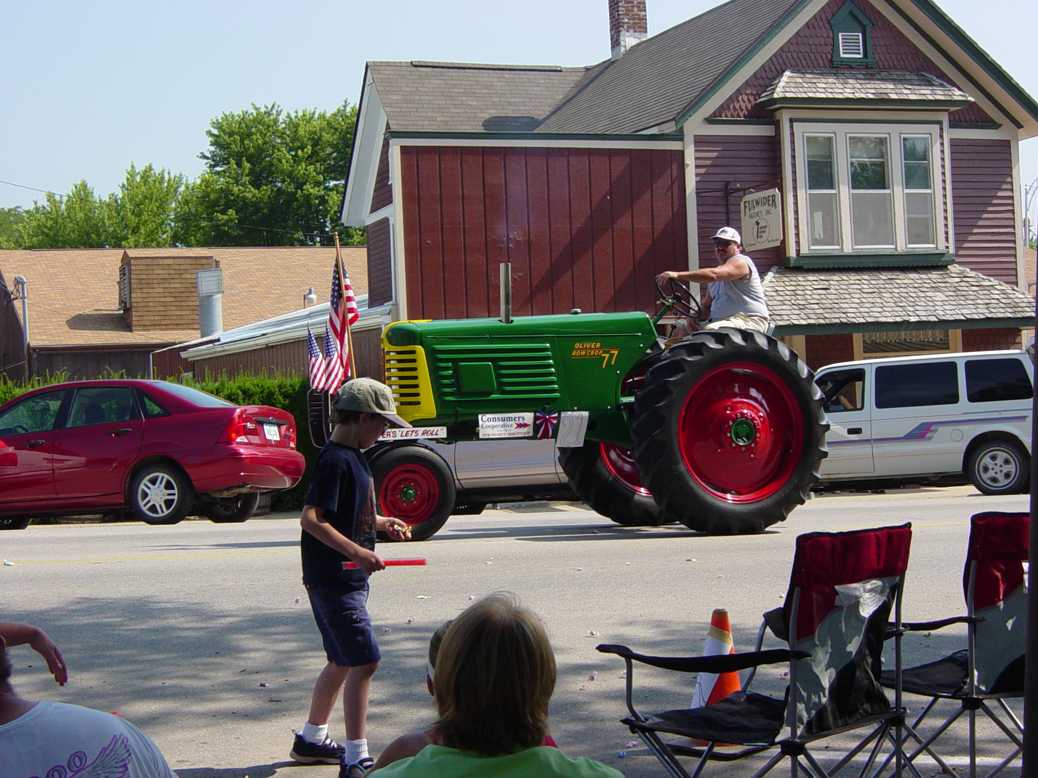 Another old tractor -- guess WB's main commerce., 2048x1536, 1434 Kb Another old tractor -- guess WB's main commerce.